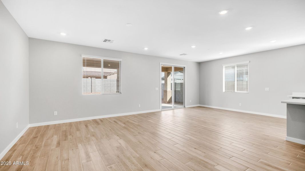 18372 W Villa Chula Ln (18) 18372 W Villa Chula Ln (18)