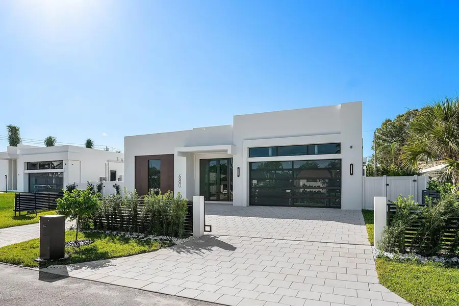 002-680HastingsStreet-BocaRaton-FL-33487
