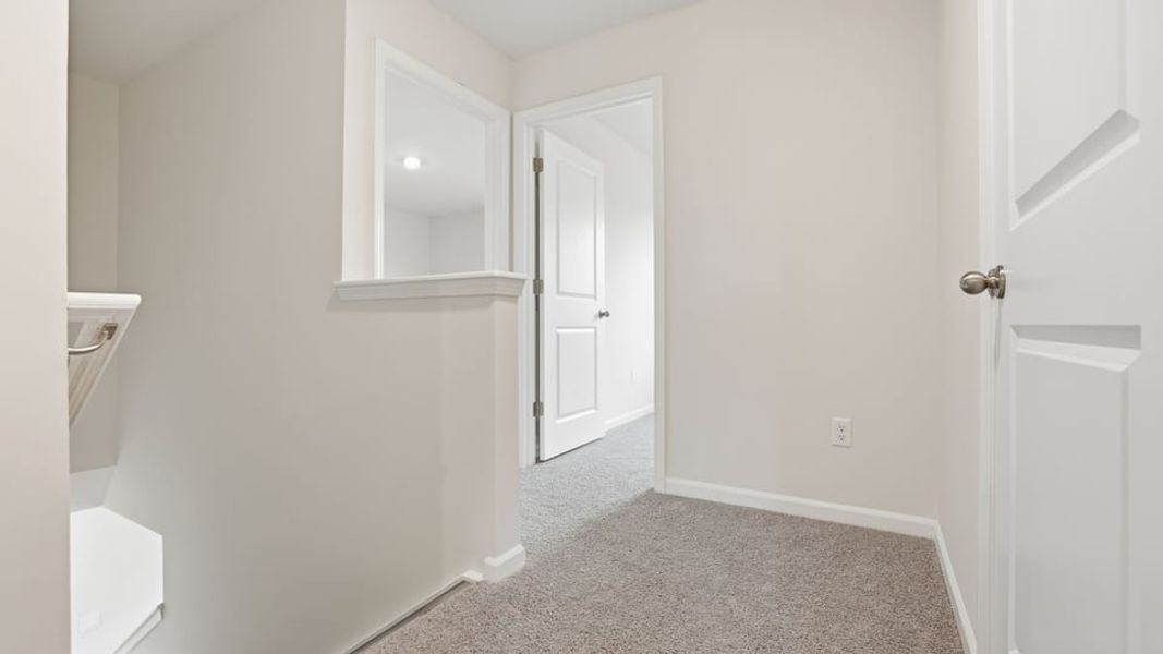 Spacious, unfurnished interior of a new home in Cedar Gap, Fountain Inn (Image 24).