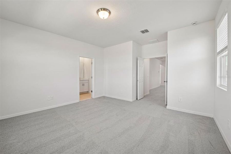 Spacious, unfurnished interior of a new home in The Meadow at Crossprairie Bungalows, St. Cloud (Image 22).