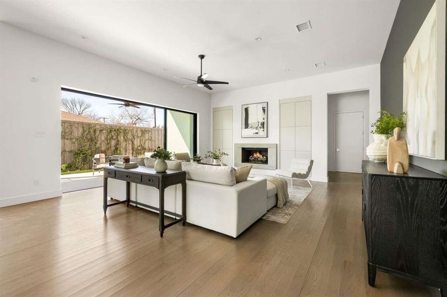 Furnished interior view inside a new home in , Dallas (Image 8).