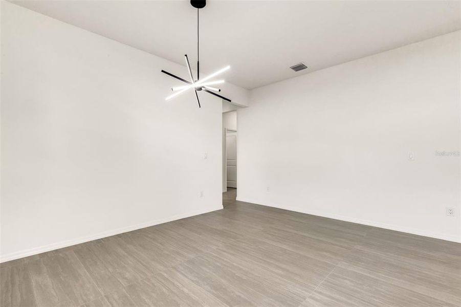 Spacious, unfurnished interior of a new home in , Tampa (Image 54).