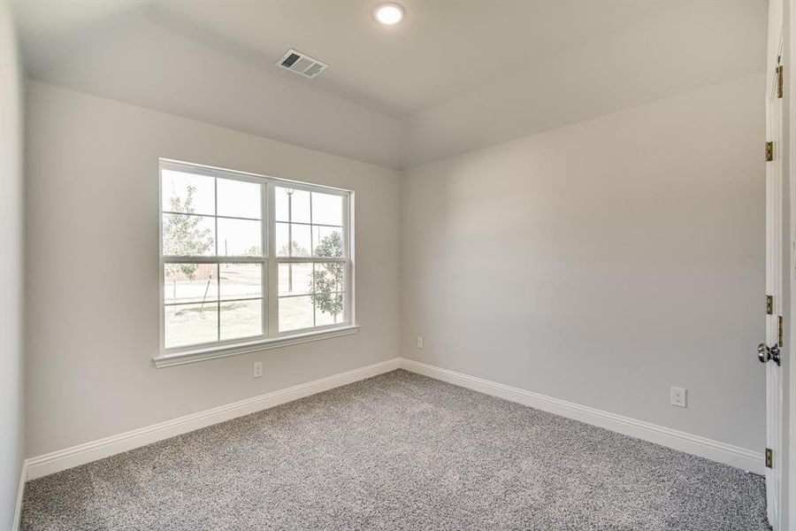 Spacious, unfurnished interior of a new home in , Corsicana (Image 28).