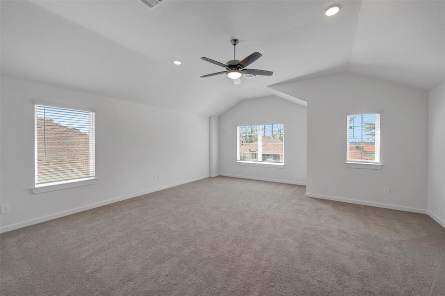 Spacious, unfurnished interior of a new home in Moran Ranch, Willis (Image 35).