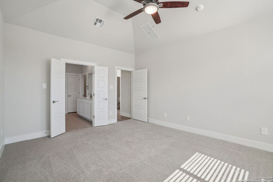 Spacious, unfurnished interior of a new home in Carmel Ranch, Schertz (Image 27).
