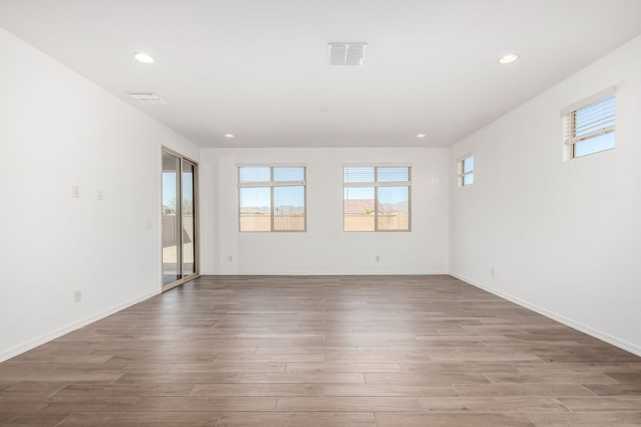 Representative unfurnished interior of a home built from the Winsor by Taylor Morrison in Allen Ranches Discovery Collection, Litchfield Park (Image 9).