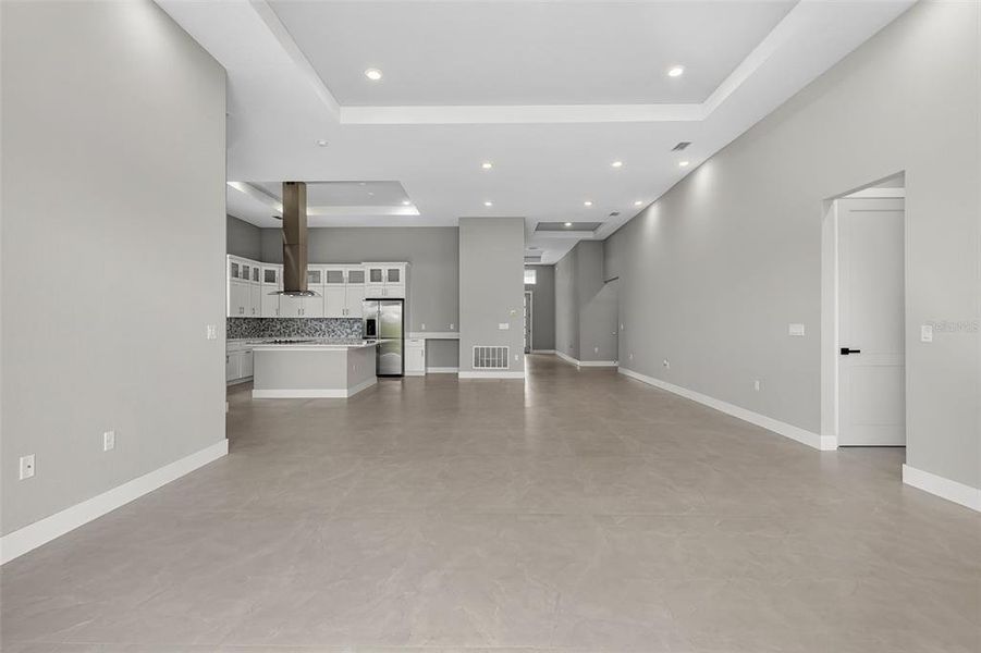 Spacious, unfurnished interior of a new home in , Port Charlotte (Image 24).