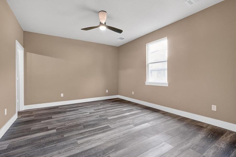 Spacious, unfurnished interior of a new home in , Waxahachie (Image 22).