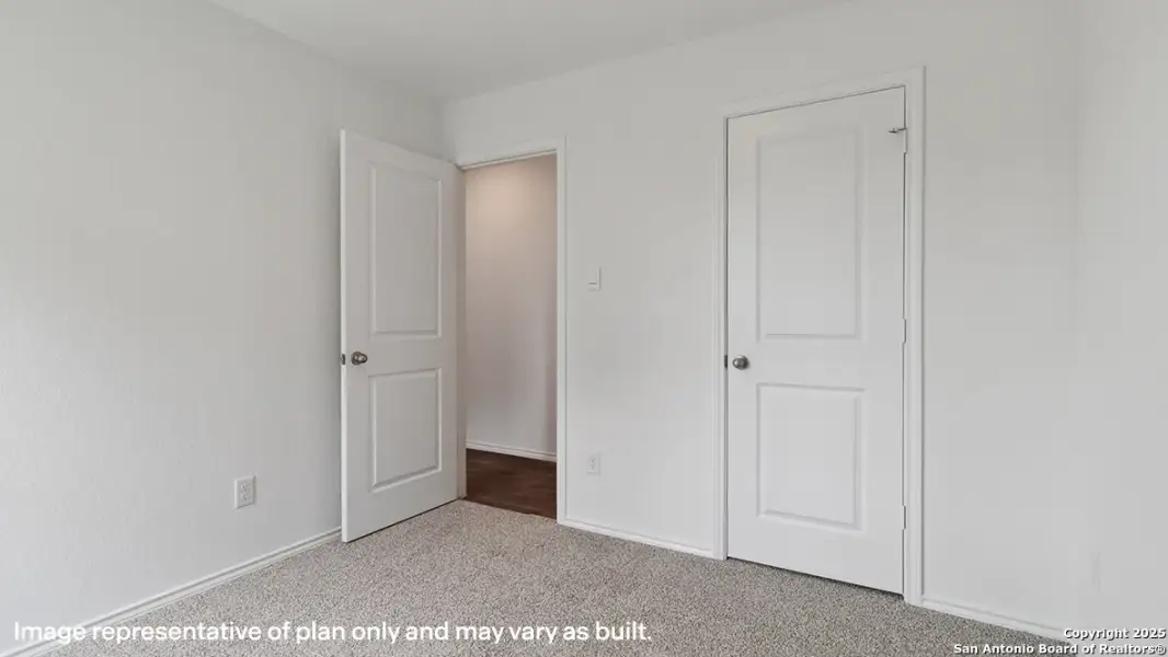 Spacious, unfurnished interior of a new home in Applewood, San Antonio (Image 18).
