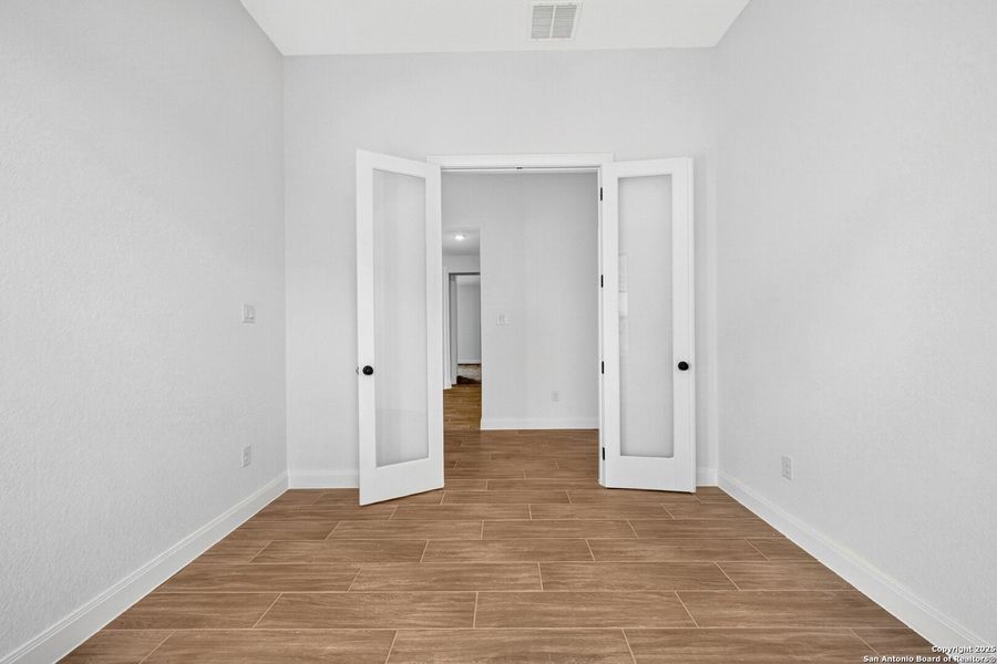 Spacious, unfurnished interior of a new home in Preserve at Annabelle Ranch, San Antonio (Image 35).