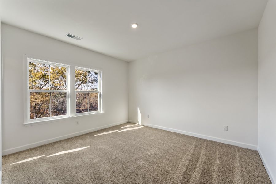 Spacious, unfurnished interior of a new home in Lakeside Saluda, Greenville (Image 32).