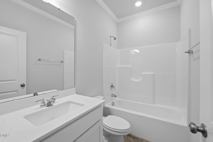 SUN_Sagecroft_Pic_Spencer_QMI_74_Bath2_1