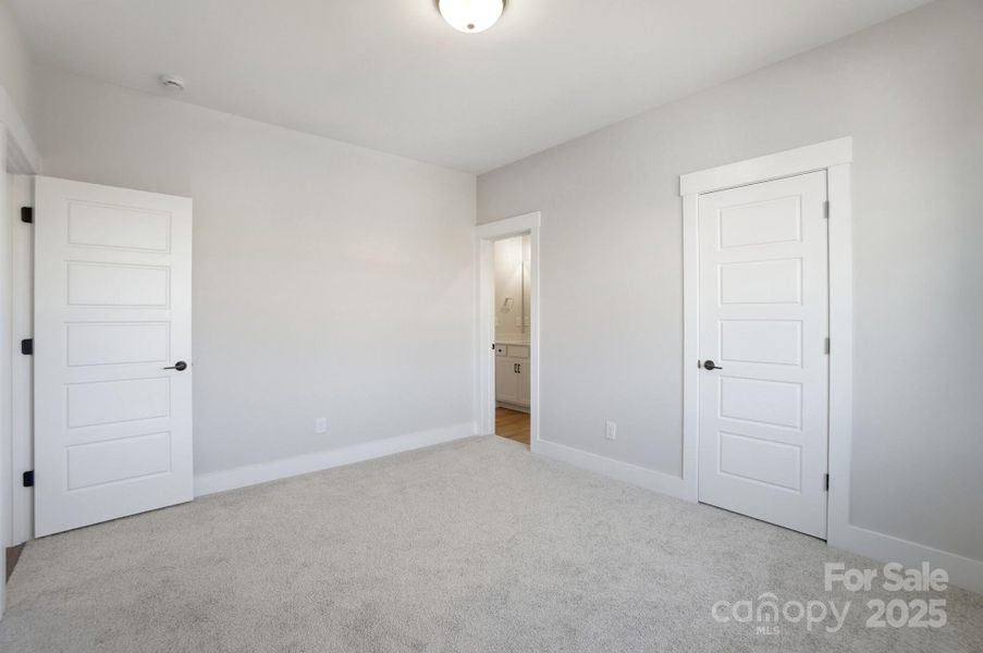 Spacious, unfurnished interior of a new home in Robinson Oaks, Gastonia (Image 33).