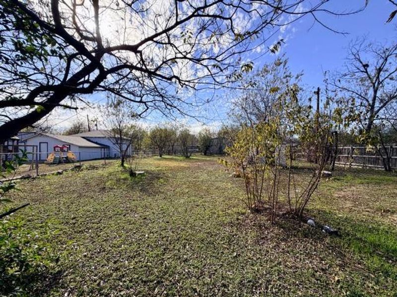 Natural landscape and outdoor views near in Brownwood (Image 17). Natural landscape and outdoor views near in Brownwood (Image 17).