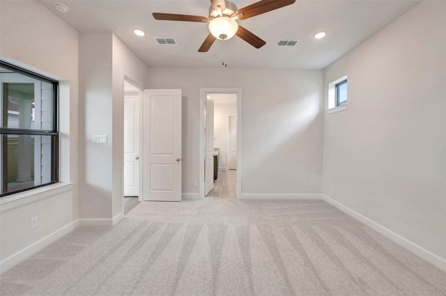 Spacious, unfurnished interior of a new home in Sienna - Landmark Row Collection, Missouri City (Image 35). Spacious, unfurnished interior of a new home in Sienna - Landmark Row Collection, Missouri City (Image 35).