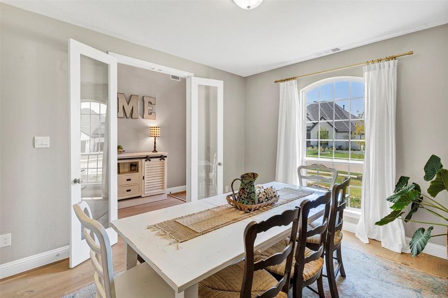 Furnished interior view inside a new home in , Newark (Image 35).