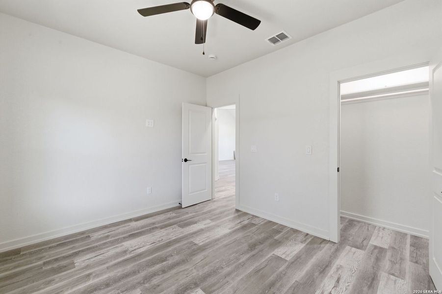 Spacious, unfurnished interior of a new home in , Floresville (Image 37).