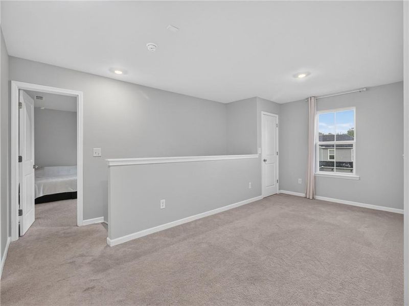 Spacious, unfurnished interior of a new home in , Gainesville (Image 27).