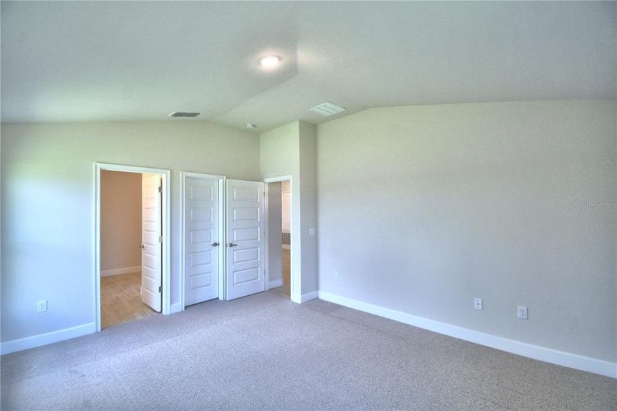 Spacious, unfurnished interior of a new home in , Auburndale (Image 40).