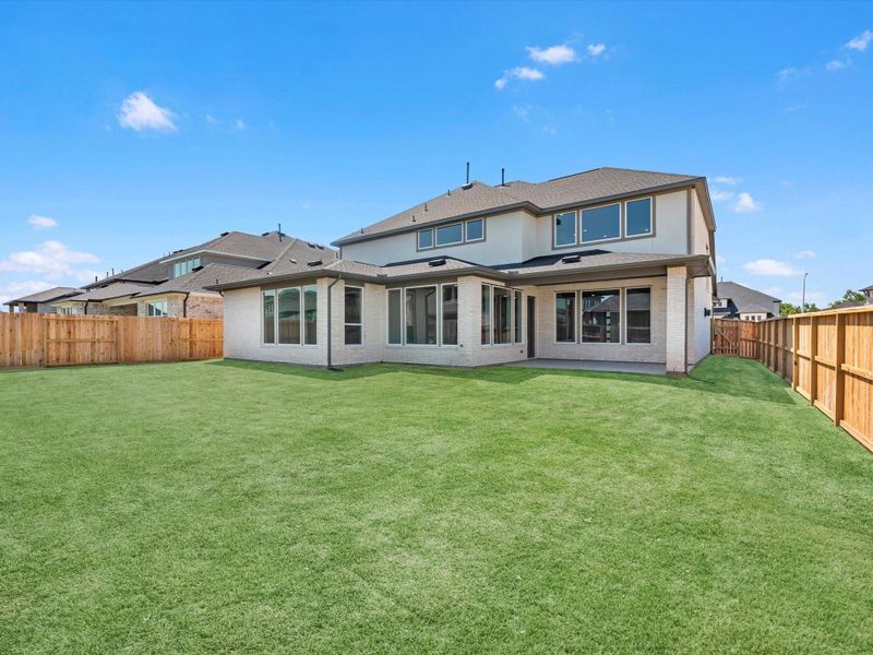 Exterior details and patio area of a home in Cross Creek Ranch 65′, Fulshear (Image 21).
