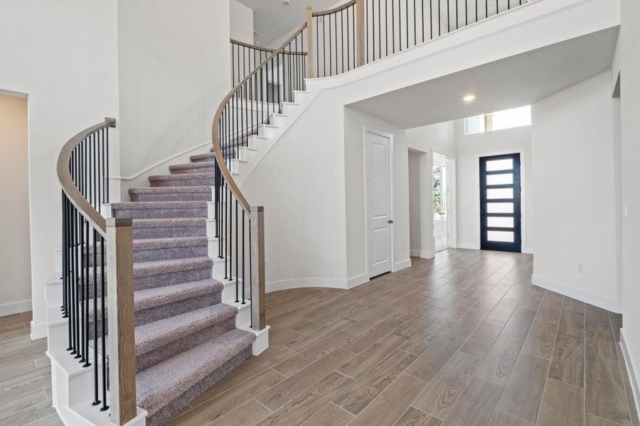 Spacious, unfurnished interior of a new home in Parmer Ranch, Georgetown (Image 33).