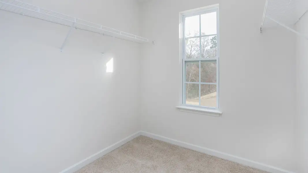 Spacious, unfurnished interior of a new home in Hastings Farm, Kernersville (Image 16).