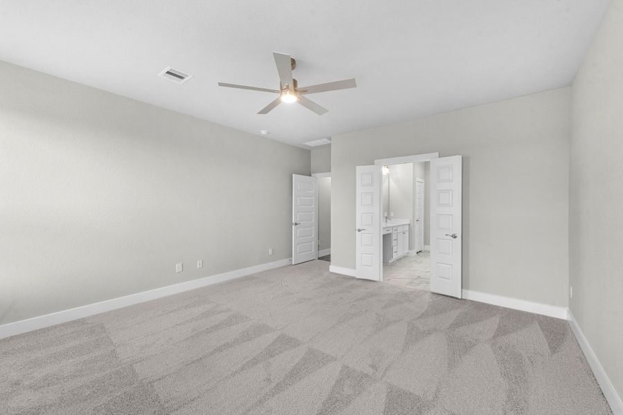 Spacious, unfurnished interior of a new home in Briarwood Crossing, Rosenberg (Image 19). Spacious, unfurnished interior of a new home in Briarwood Crossing, Rosenberg (Image 19).