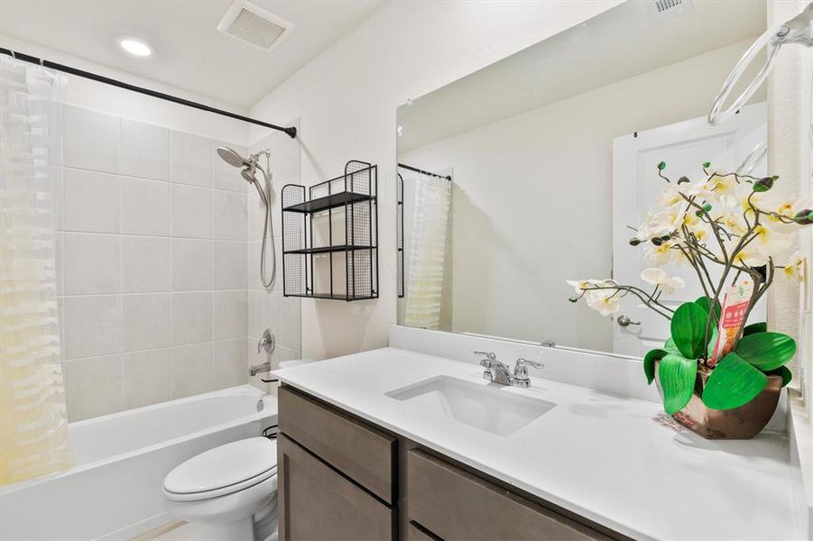 Furnished interior view inside a new home in Winchester Crossing, Princeton (Image 9). Furnished interior view inside a new home in Winchester Crossing, Princeton (Image 9).