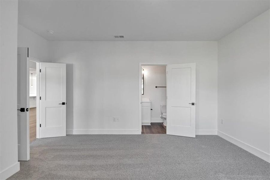 Spacious, unfurnished interior of a new home in Tuscany Hills, Douglasville (Image 34).
