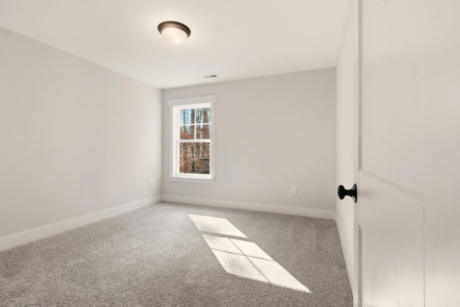 Spacious, unfurnished interior of a new home in Harbor Crossing, Greensboro (Image 32).