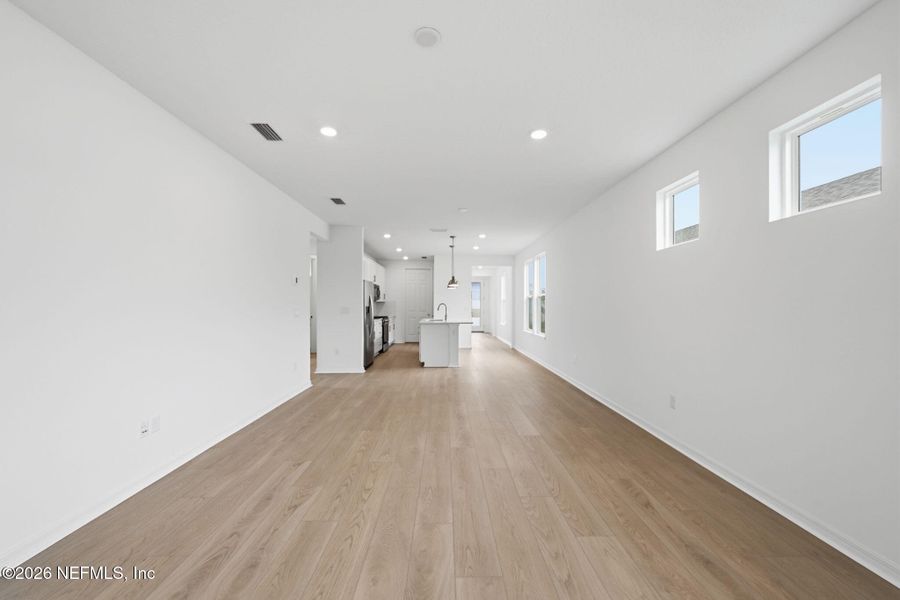 Spacious, unfurnished interior of a new home in Del Webb Wildlight, Yulee (Image 15).