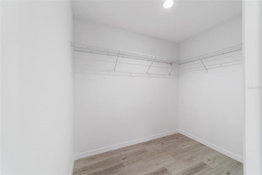 Spacious, unfurnished interior of a new home in , Silver Springs (Image 29).