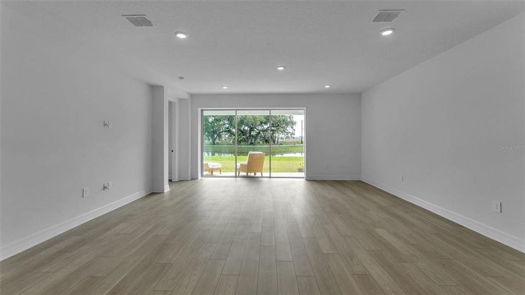 Spacious, unfurnished interior of a new home in Timber Ridge, Plant City (Image 22).