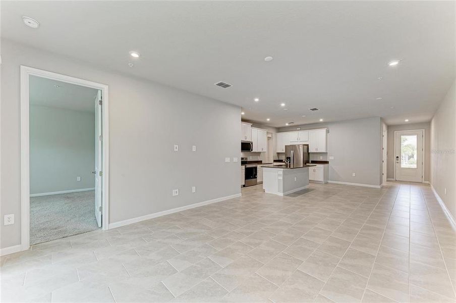 Spacious, unfurnished interior of a new home in Wellen Park, Venice (Image 23).
