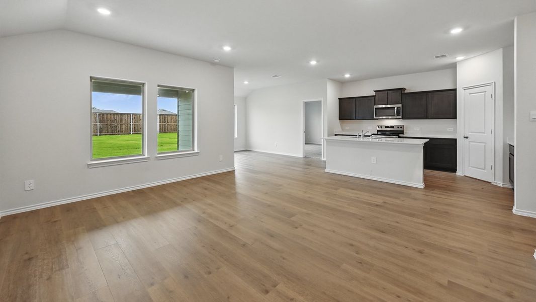 Spacious, unfurnished interior of a new home in Bluff Springs, Ferris (Image 14). Spacious, unfurnished interior of a new home in Bluff Springs, Ferris (Image 14).