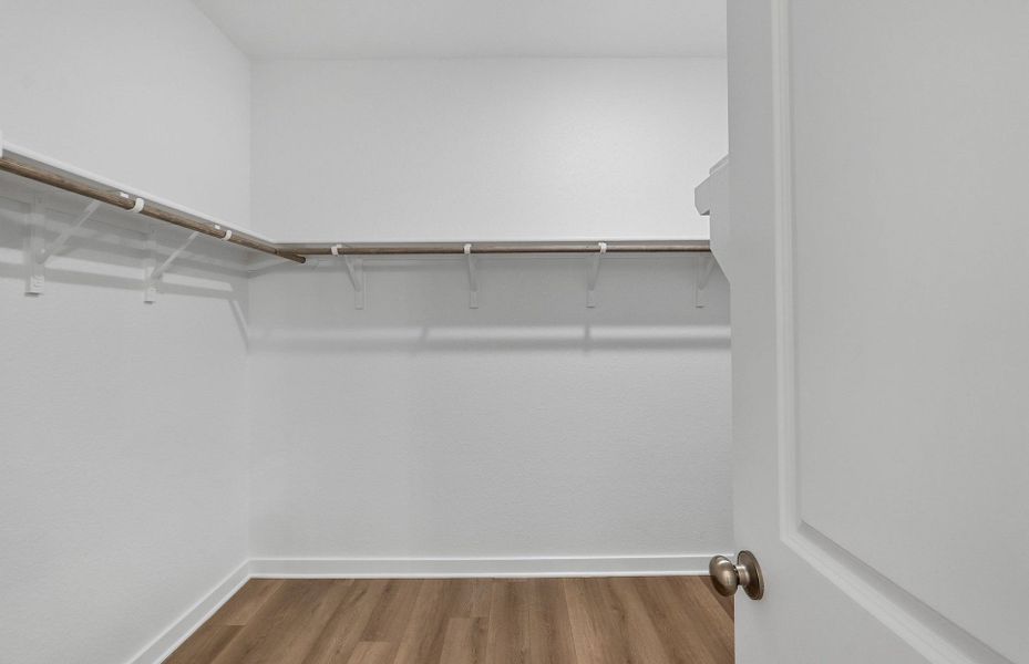 Spacious, unfurnished interior of a new home in County View, Temple (Image 20).