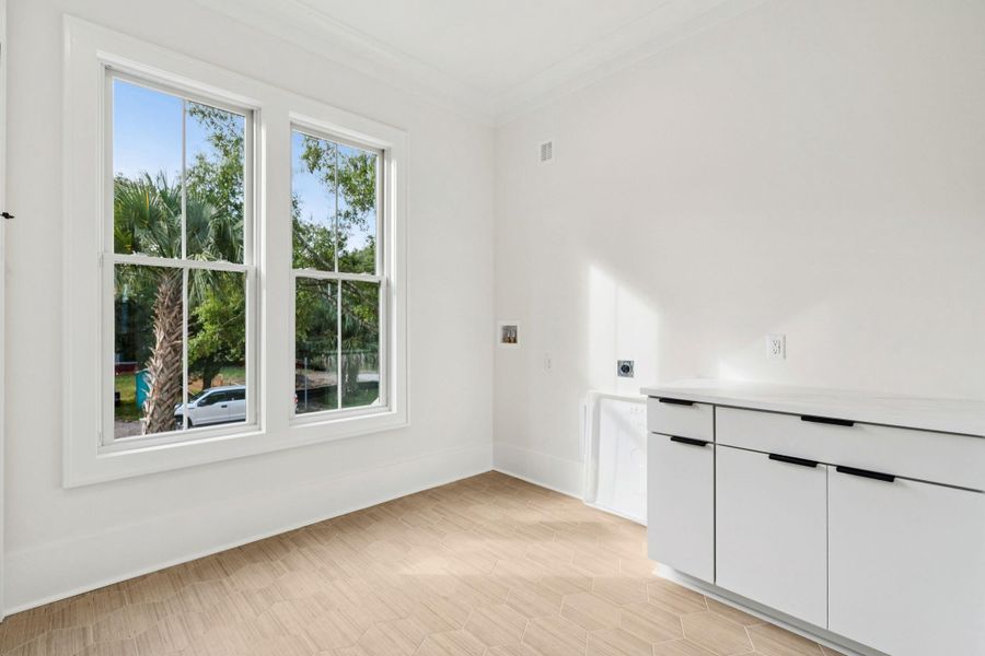 Spacious, unfurnished interior of a new home in , Isle Of Palms (Image 68). Spacious, unfurnished interior of a new home in , Isle Of Palms (Image 68).