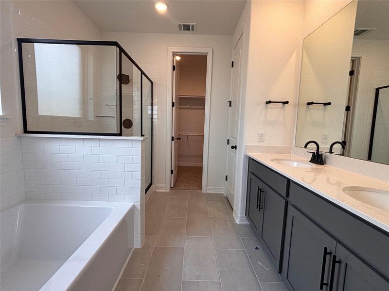 Furnished interior view inside a new home in Ashland, Angleton (Image 5).