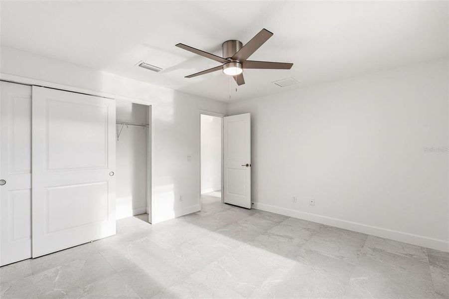Spacious, unfurnished interior of a new home in , Englewood (Image 29).