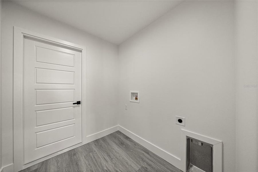 Spacious, unfurnished interior of a new home in , Ocala (Image 16).