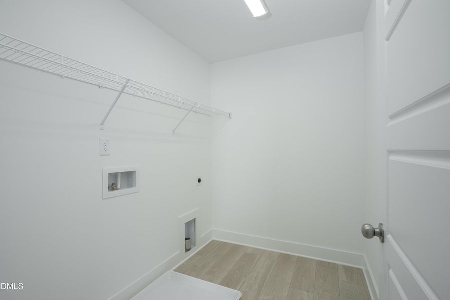 Lot 30 Summit Laundry Room
