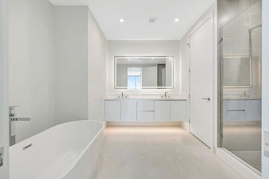 Nautilus 2105 master bath Nautilus 2105 master bath