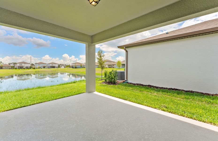 Exterior details and patio area of a home in Twisted Oaks, Wildwood (Image 3).