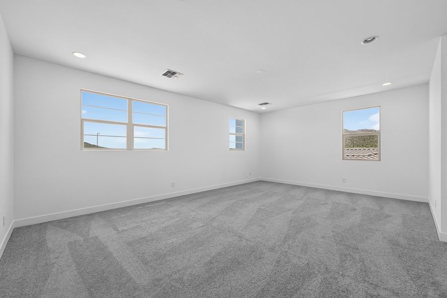 Spacious, unfurnished interior of a new home in Ladera Trails, Queen Creek (Image 19).