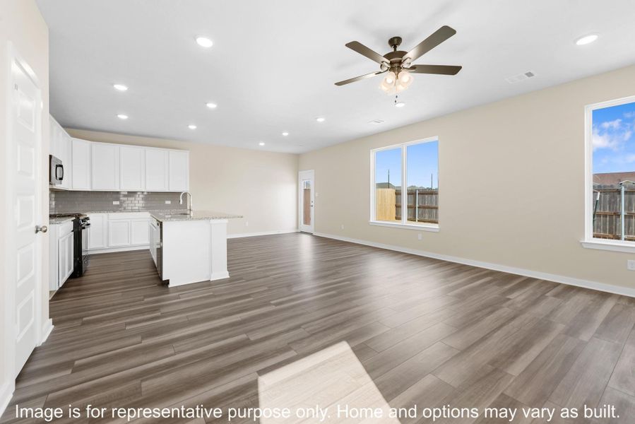 Spacious, unfurnished interior of a new home in , Brenham (Image 6).