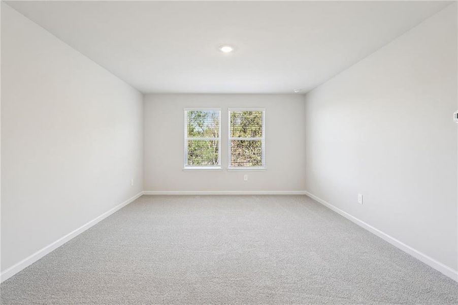 Spacious, unfurnished interior of a new home in Ivey Township, Dallas (Image 41).