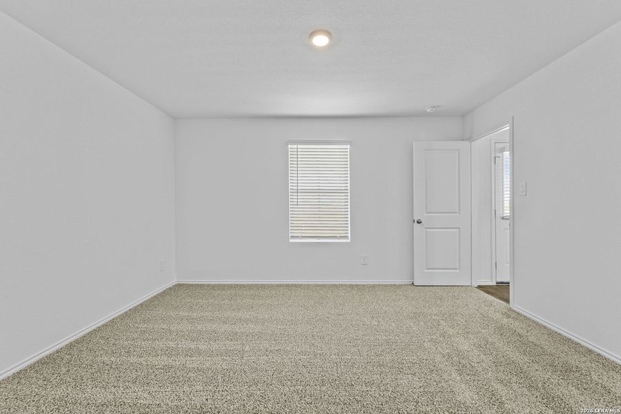 Spacious, unfurnished interior of a new home in Preserve at Medina, Von Ormy (Image 16).