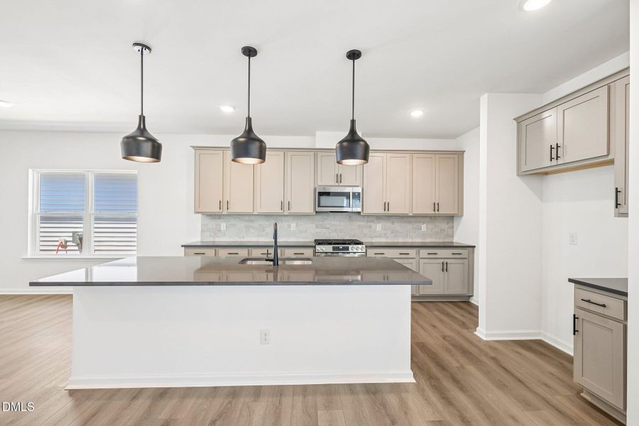 18-web-or-mls-Quarry Rd-S2504-018 18-web-or-mls-Quarry Rd-S2504-018