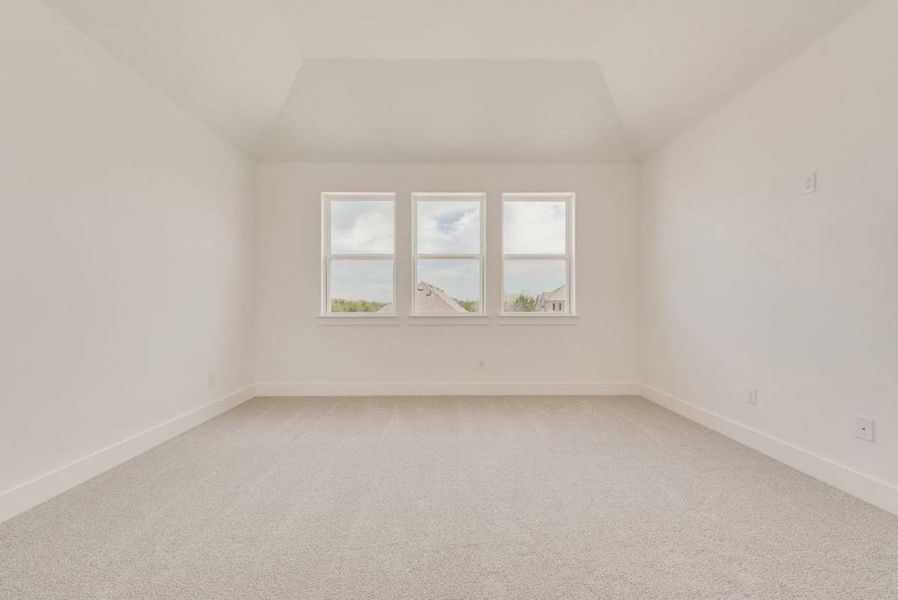 Spacious, unfurnished interior of a new home in Edgewater, Fate (Image 27).