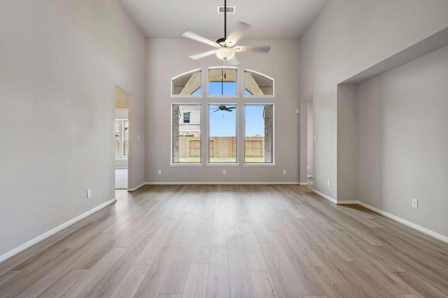 Spacious, unfurnished interior of a new home in The Meadows at Imperial Oaks 60', Conroe (Image 16). Spacious, unfurnished interior of a new home in The Meadows at Imperial Oaks 60', Conroe (Image 16).